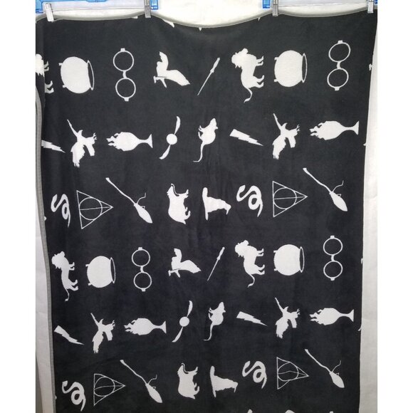 HARRY POTTER Super Soft Plush Blanket Throw 60"x90" Black White Houses Wand Hat - Picture 7 of 12